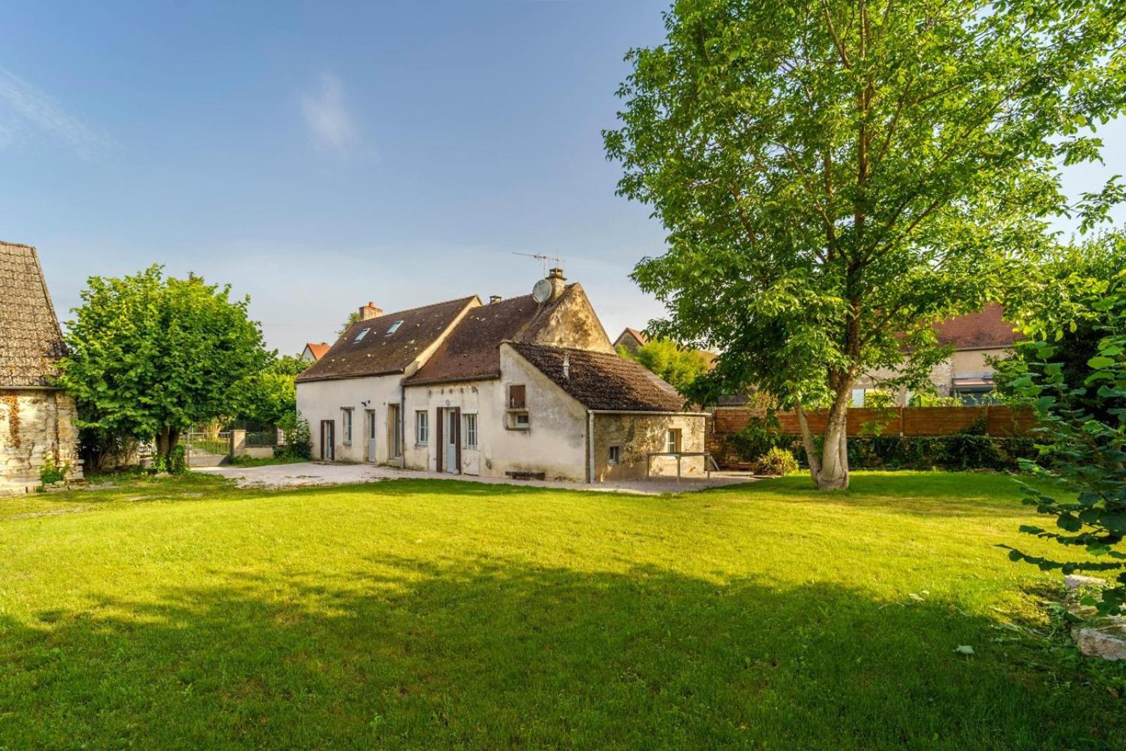 Maison De Vacances Gilly-les-Citeaux Luaran gambar
